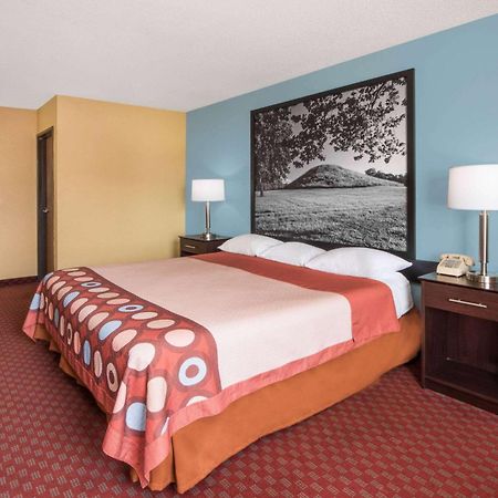 Super 8 By Wyndham Troy Il/St. Louis Area Hotel Luaran gambar