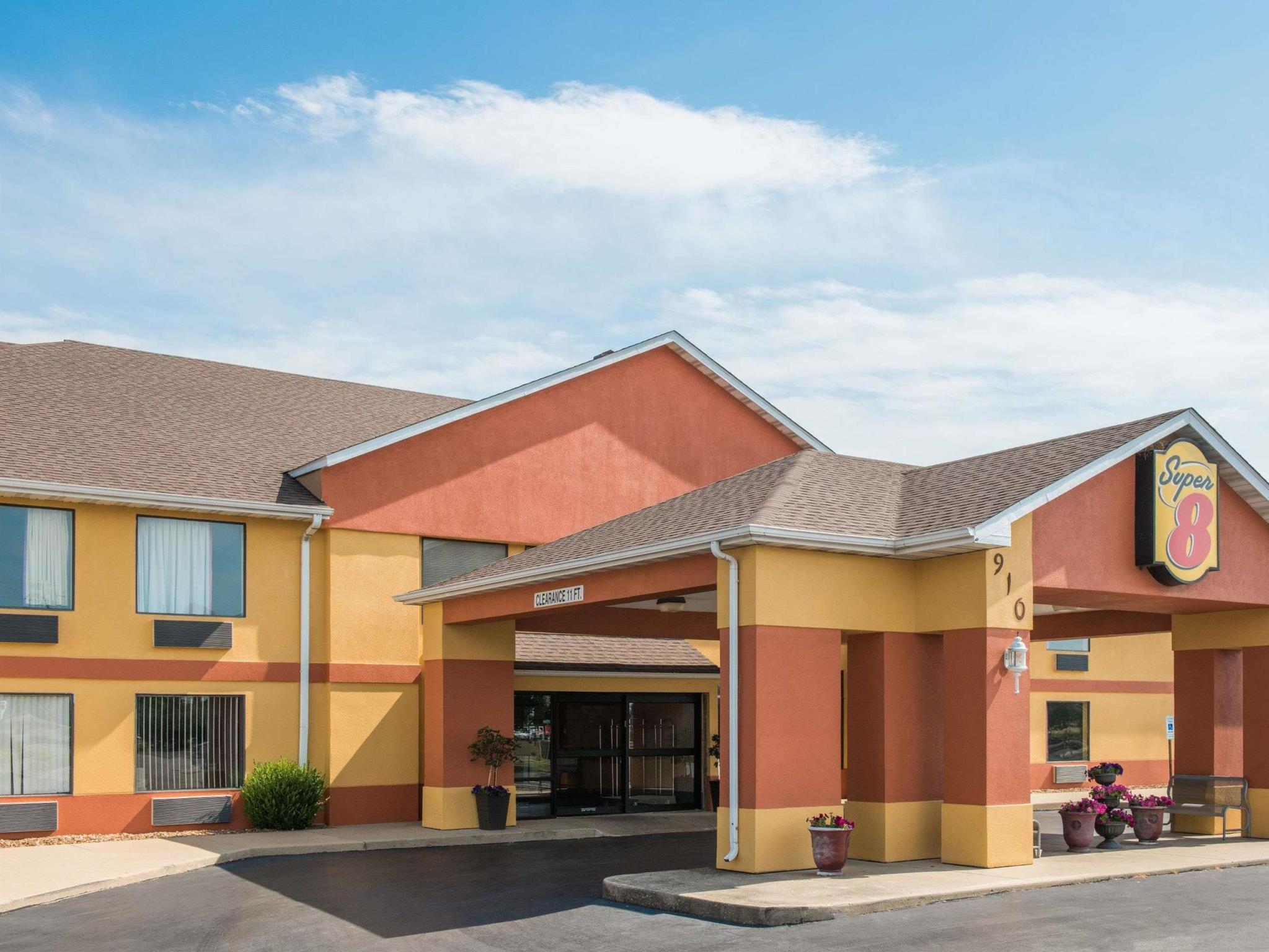 Super 8 By Wyndham Troy Il/St. Louis Area Hotel Luaran gambar