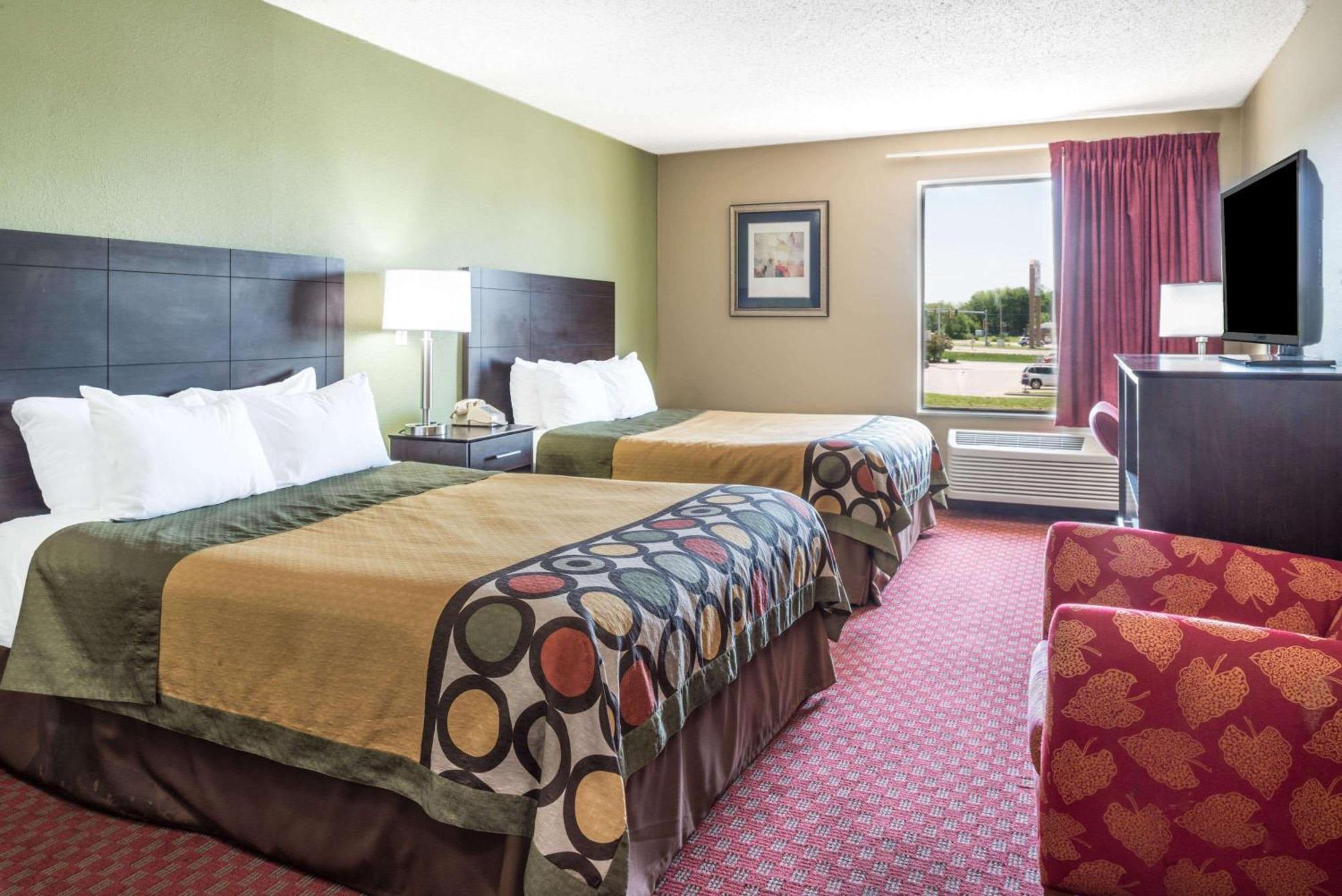 Super 8 By Wyndham Troy Il/St. Louis Area Hotel Luaran gambar